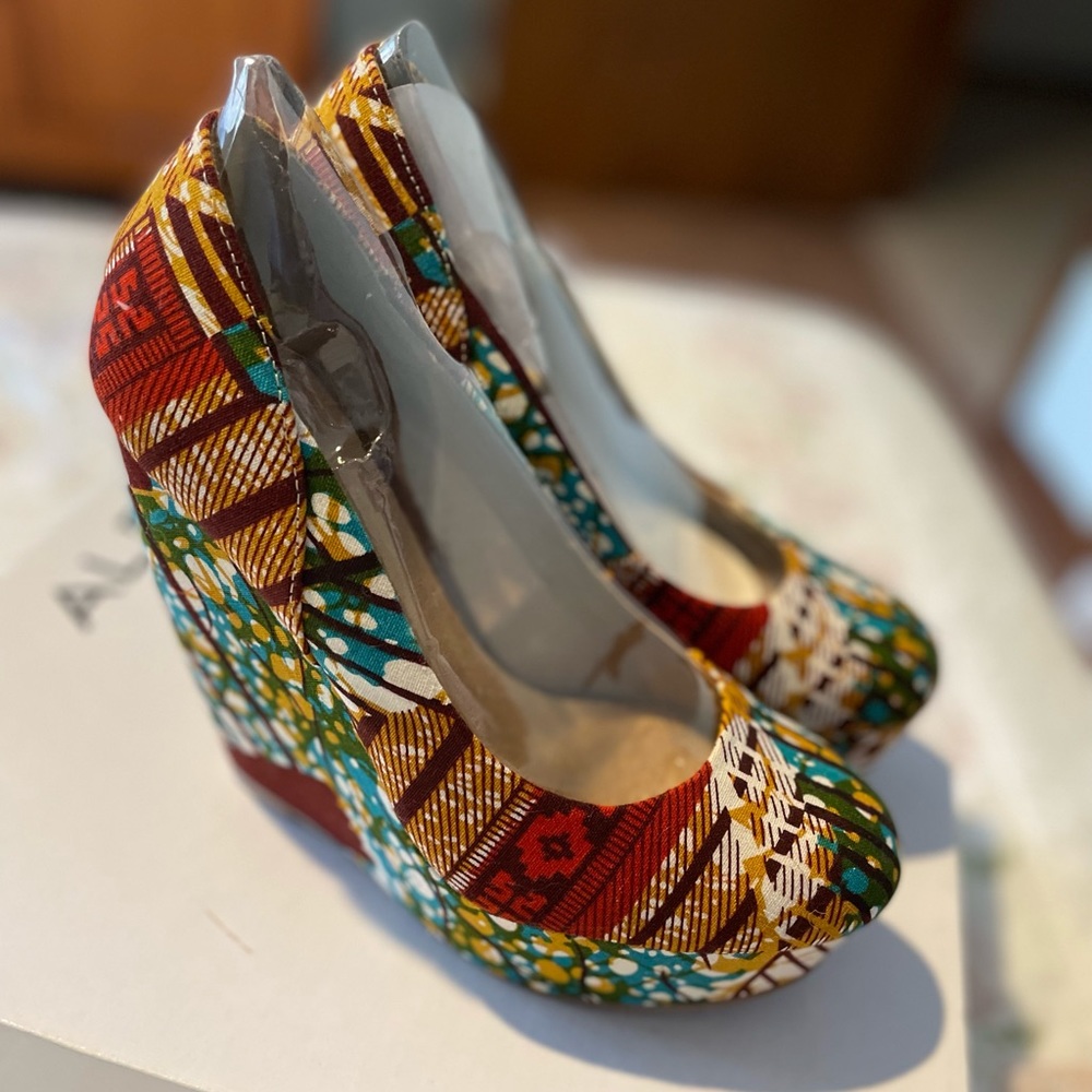 Aldo for wood-48 -like new-excellent condition kept in box/bags/packing